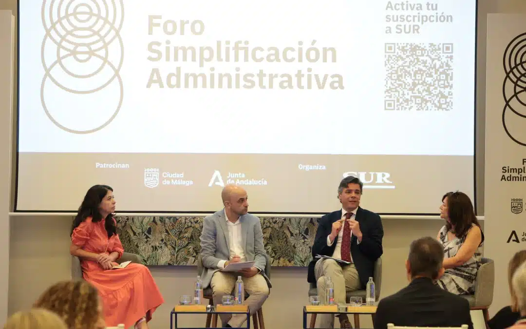 La secretaria general de la Asociación de Constructores y Promotores de Málaga, Violeta Aragón, participa en el Foro sobre Simplificación Administrativa organizado por Diario Sur